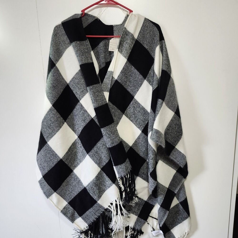 Andre by Unit Black White Checked Poncho One Size Fringe Acrylic Wrap Shawl - Picture 3 of 12